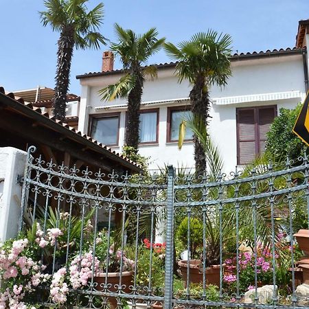 Hous Mira Apartment Porec Ngoại thất bức ảnh